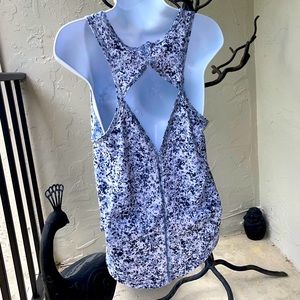 Athleta Keyhole Open Back Shirt Tank Top